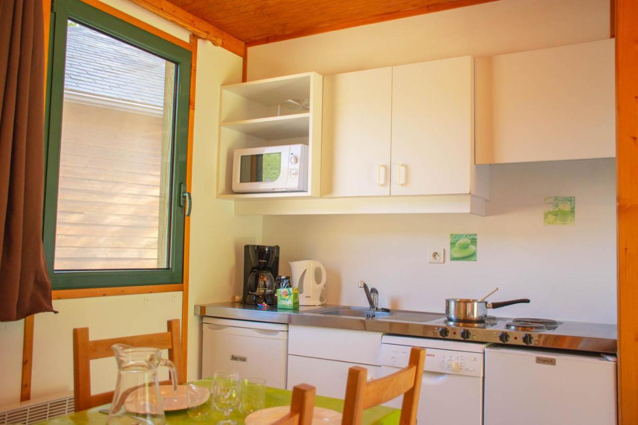Les Chalets De Booz Saint-Germain-du-Teil المظهر الخارجي الصورة