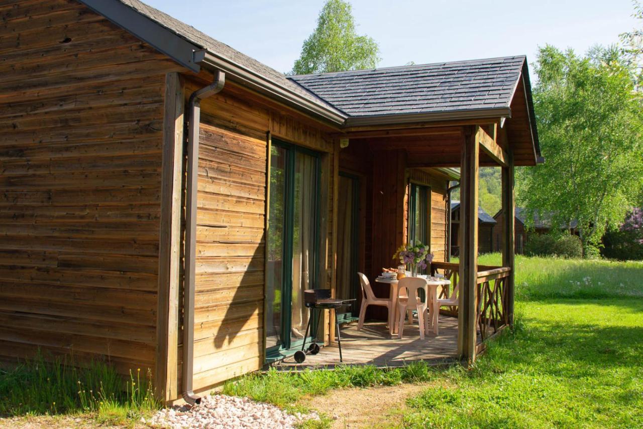 Les Chalets De Booz Saint-Germain-du-Teil المظهر الخارجي الصورة
