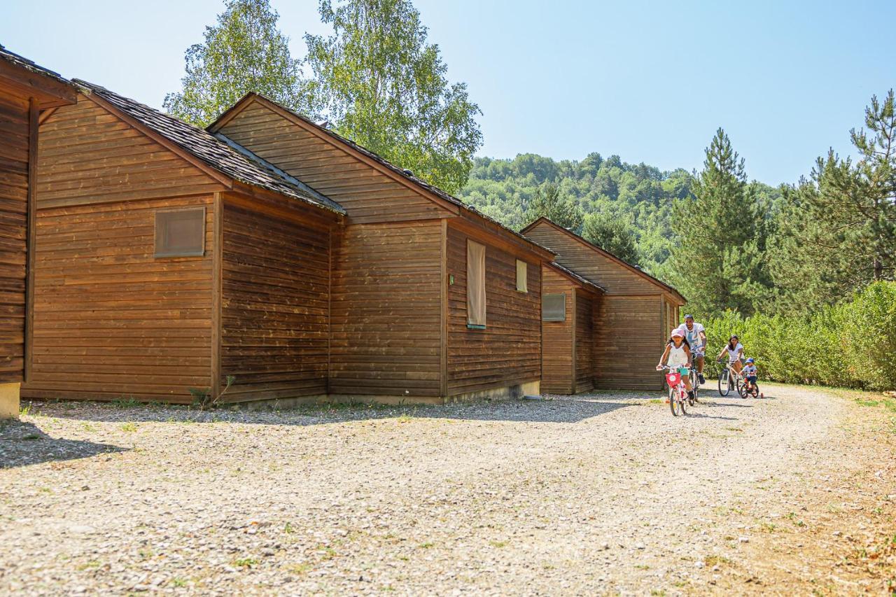 Les Chalets De Booz Saint-Germain-du-Teil المظهر الخارجي الصورة