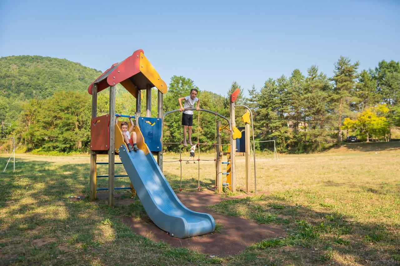 Les Chalets De Booz Saint-Germain-du-Teil المظهر الخارجي الصورة