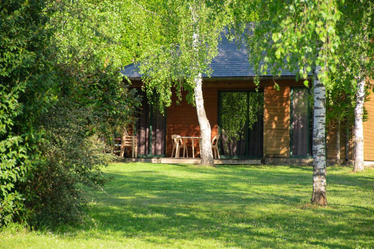 Les Chalets De Booz Saint-Germain-du-Teil المظهر الخارجي الصورة