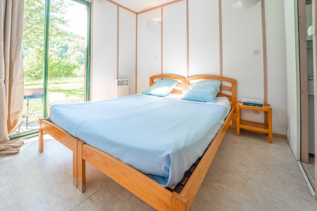 Les Chalets De Booz Saint-Germain-du-Teil المظهر الخارجي الصورة
