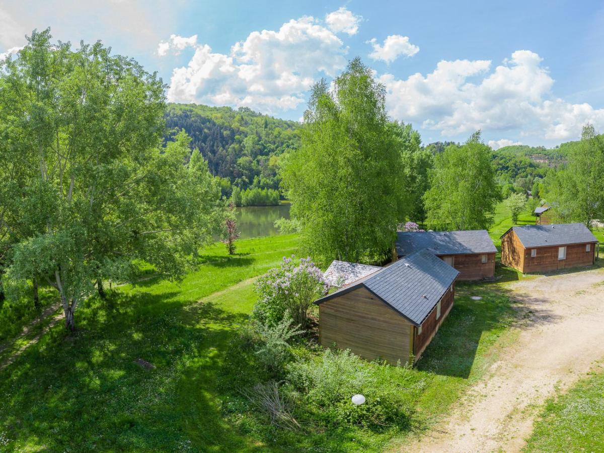 Les Chalets De Booz Saint-Germain-du-Teil المظهر الخارجي الصورة